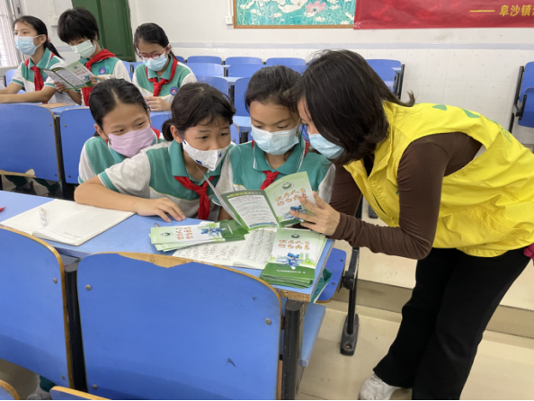 阜沙鎮(zhèn)禁毒信息〔2022〕第254期--【禁毒攻堅】“無毒青春，健康校園”—阜沙鎮(zhèn)開展禁毒宣傳進(jìn)校園