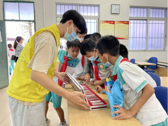 阜沙鎮(zhèn)禁毒信息〔2022〕第254期--【禁毒攻堅】“無毒青春，健康校園”—阜沙鎮(zhèn)開展禁毒宣傳進(jìn)校園